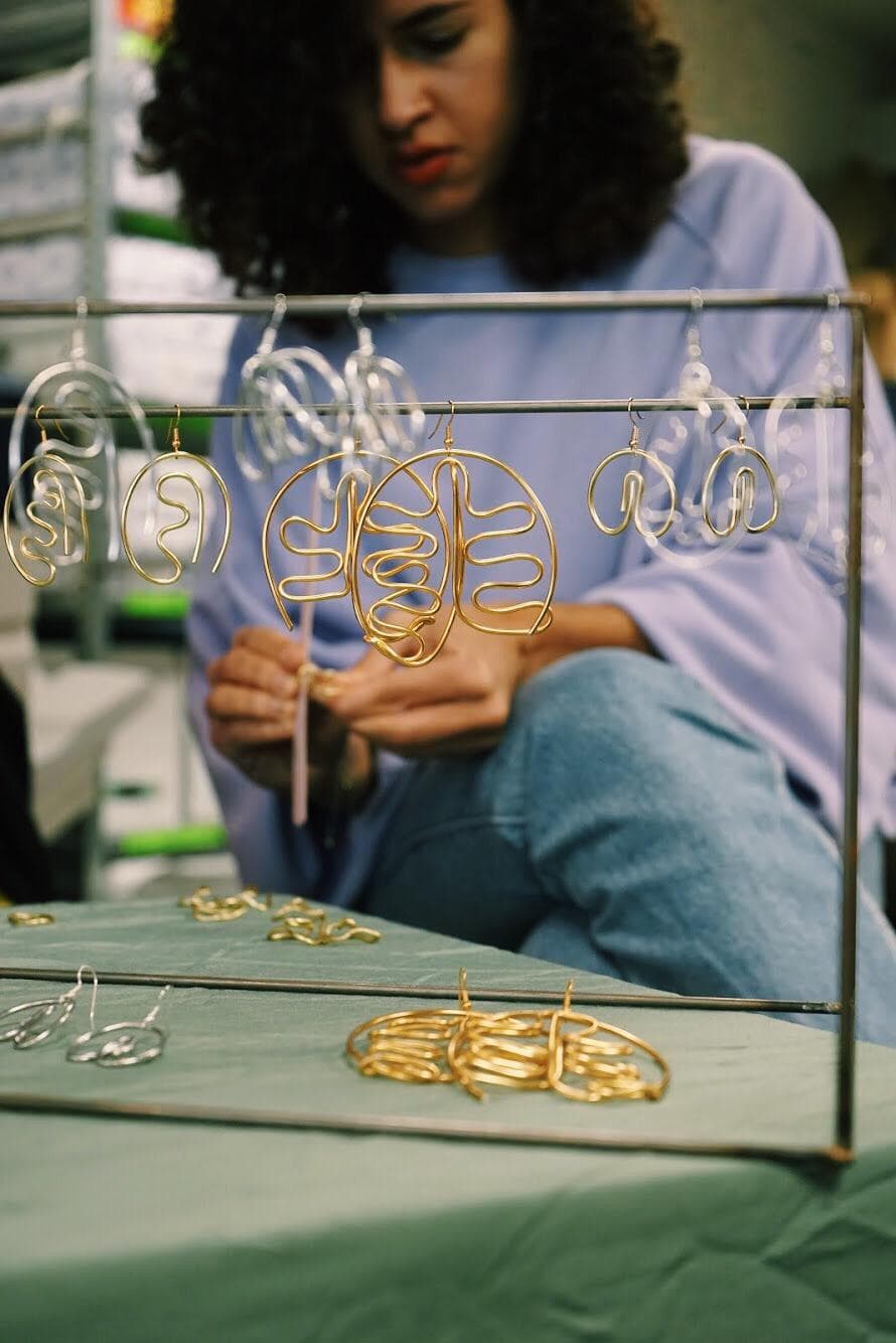 Ausstellung von Ohrringen 