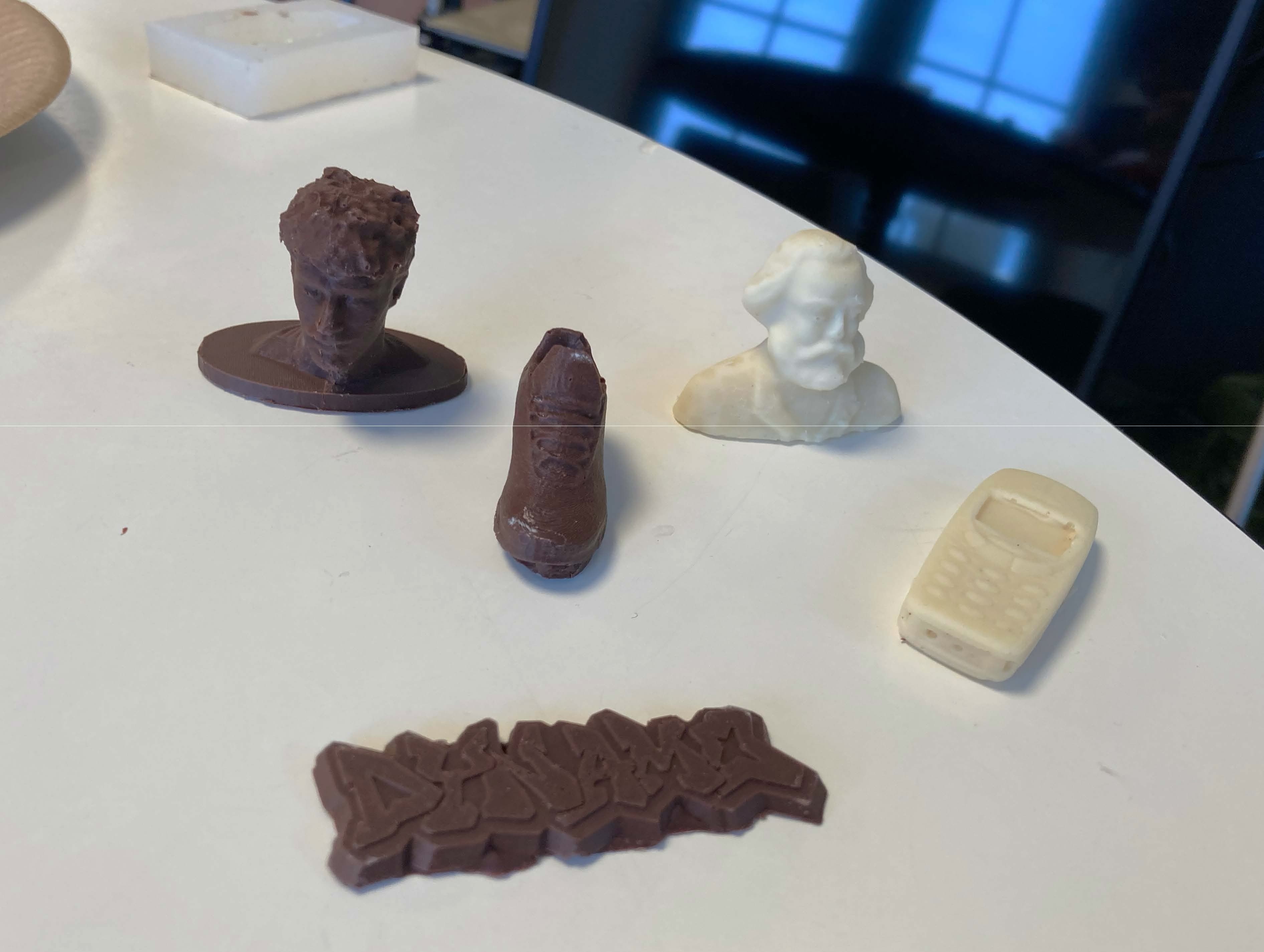 Schokolade giessen mit selbstgemachte Silikon-Formen