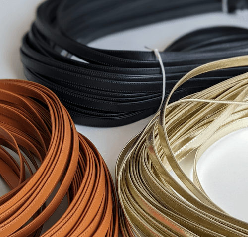 Lederfarben Cognac, Schwarz, Gold