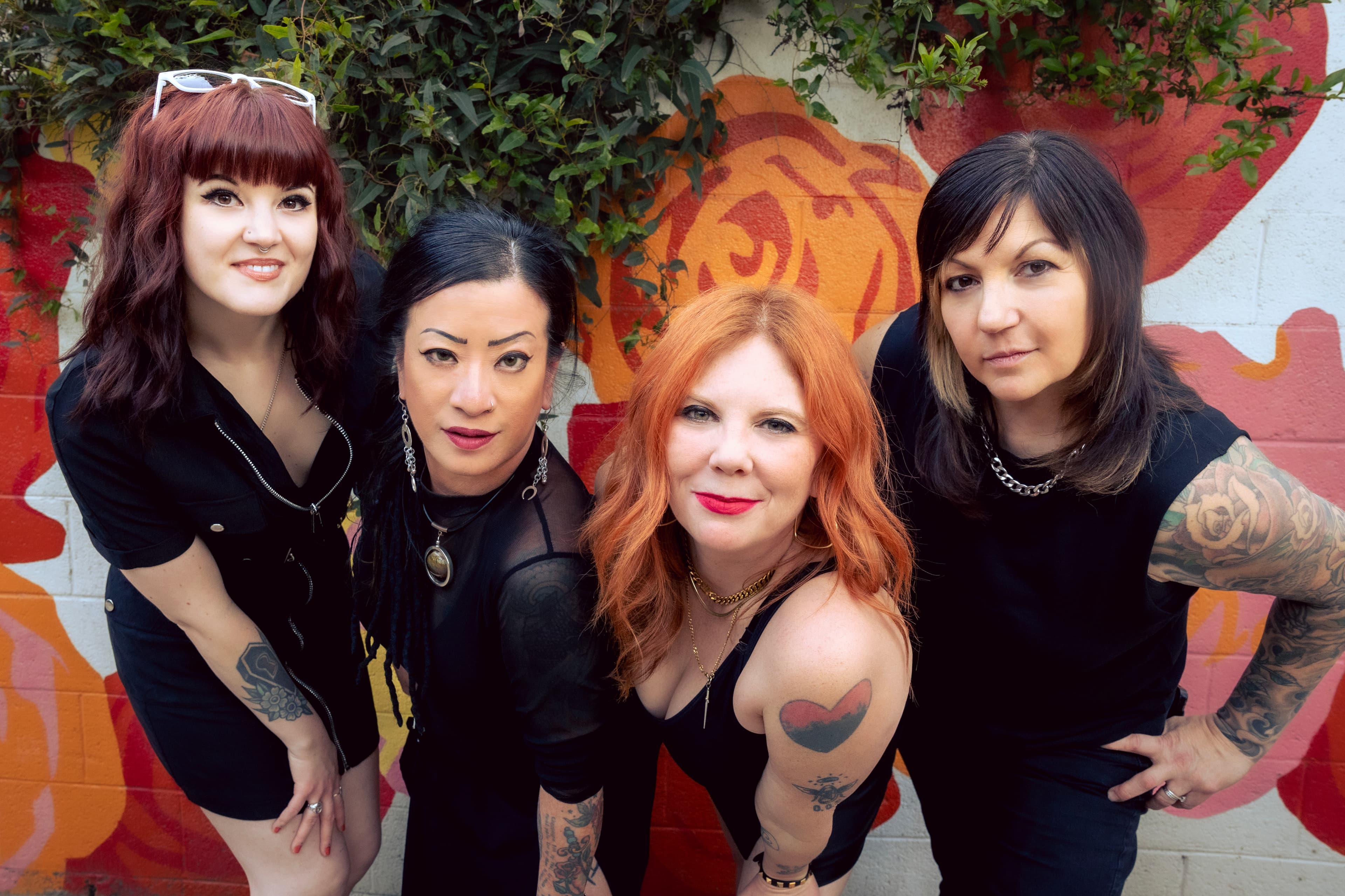 on der Band Bad Cop Bad Cop sind als Potraitfoto zu sehen.